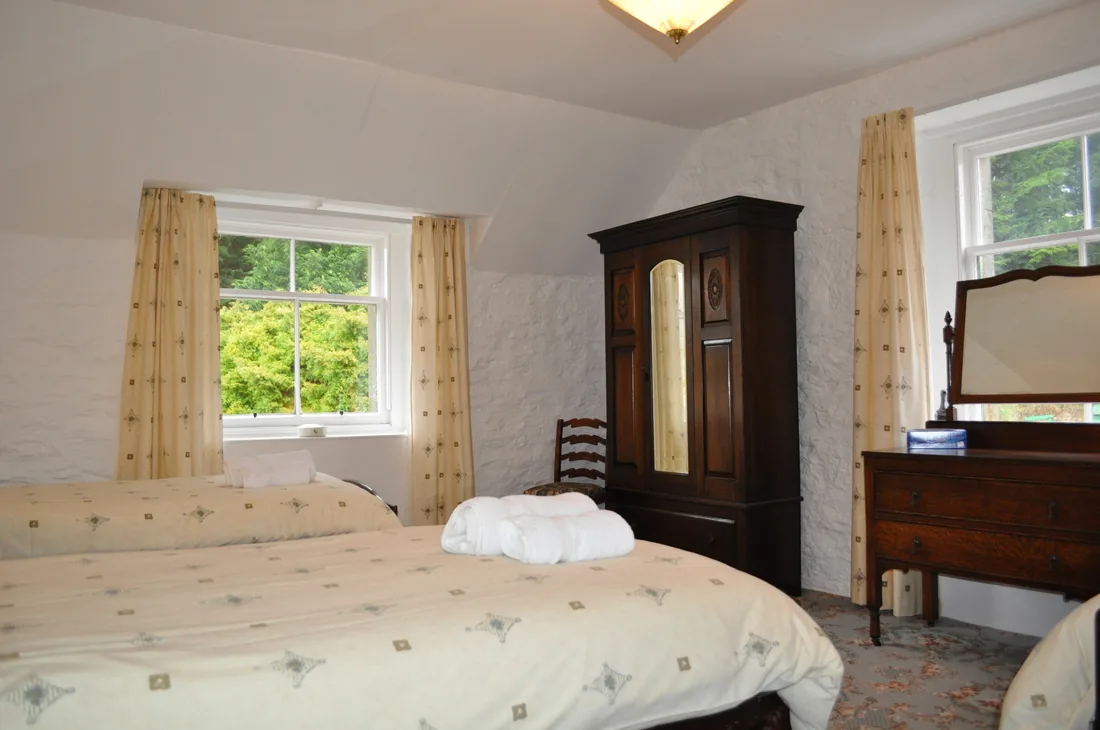 Triple bedroom in the Lawers Apartment